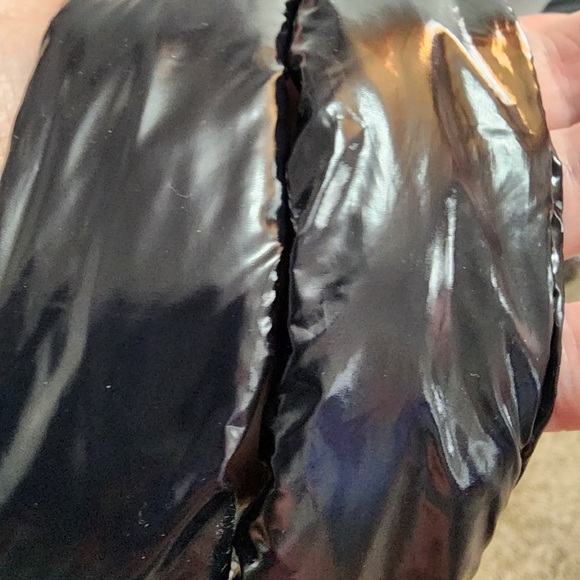 Vince Camuto Leesa Tote - Picture 10 of 10